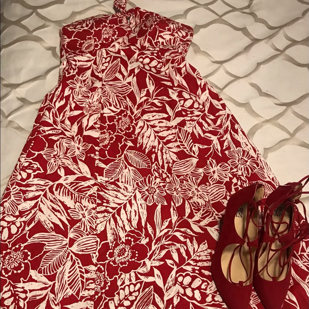 Amanda Lane, size 6 red and white floral A line dress.